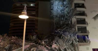 Возле Майами рухнул многоэтажный дом, под завалами находятся люди (ФОТО, ВИДЕО)