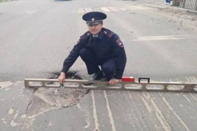 Инспекторы ГИБДД нашли нарушения при ремонте дорог в Брянске