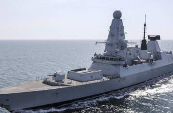 Появилось видео преследования британского эсминца возле Крыма