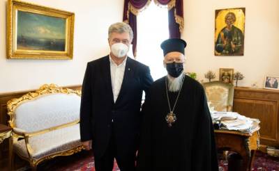 Петр Порошенко призвал достойно встретить Вселенского Патриарха в Украине