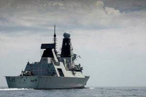 Журналисты опубликовали видео с британского эсминца Defender