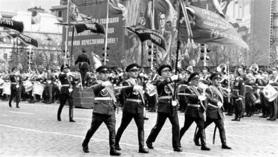 Тем, кто спас Родину: 76 лет назад в Москве состоялся первый Парад Победы