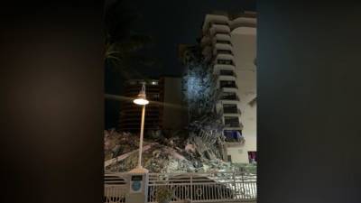 Значительная часть 12-этажного дома рухнула во Флориде