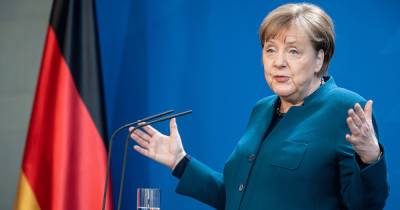 Меркель: Нужно наладить диалог с Путиным. Его стоит позвать на саммит лидеров ЕС