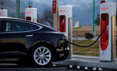 Акции Tesla дорожают на новостях об открытии станций для зарядки электрокаров