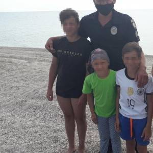 В Кирилловке трех детей на матрасе унесло в открытое море