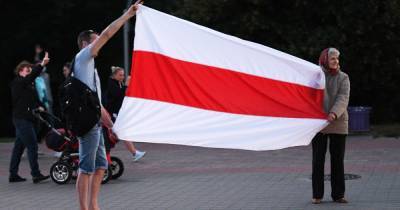 Горсовет Чернигова призвали поднять в городе национальный белорусский флаг. Мэр обещал подумать