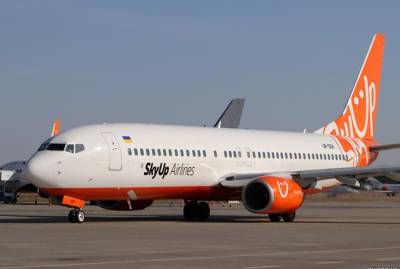 Самолет "Киев-Батуми" вернулся в аэропорт из-за нештатной ситуации на борту