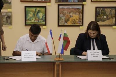 Крымские города подписали договоры о сотрудничестве с Болгарией
