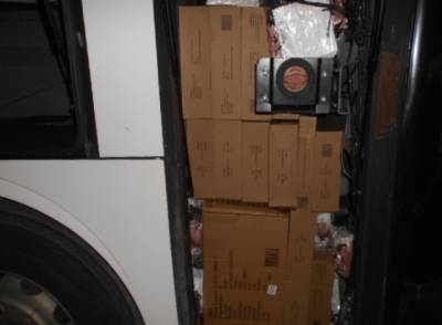 Водитель автобуса пытался тайно вывезти смартфоны и упаковки Pandora из Ростовской области на Украину