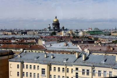 В Петербурге перекрыли выходы на чердаки и крыши перед «Алыми парусами»