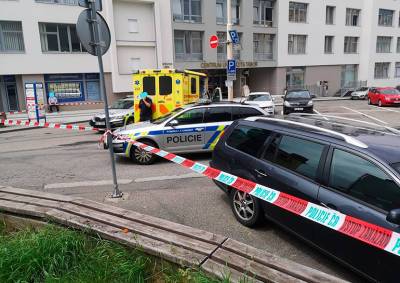 В Чехии полицейские 9 часов отговаривали мужчину от самоубийства. Безуспешно
