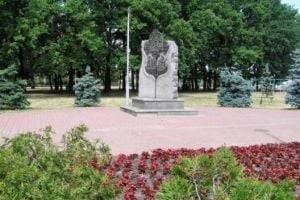 В Киеве демонтируют памятник в честь дружбы столиц Украины и РФ