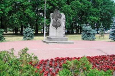 В Киеве демонтируют памятный знак в честь дружбы со столицей РФ