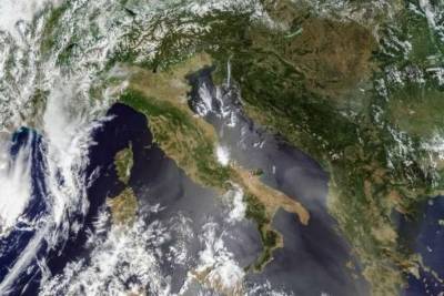 Европу окутало гигантское пылевое облако из Сахары