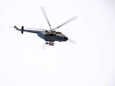 Под Петербургом разбился военный вертолет Ми-8 (фото)