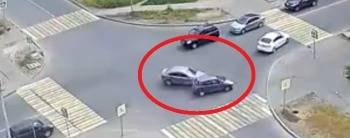 В результате ДТП на перекрестке улиц Гагарина и Гончарной один из автомобилей вылетел на тротуар