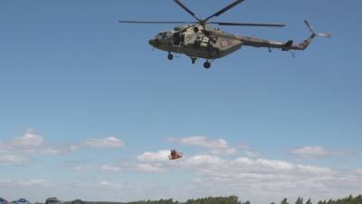 Три человека стали жертвами крушения вертолета Ми-8 под Гатчиной