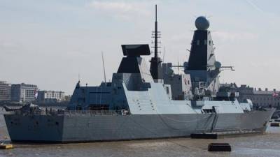 ФСБ России опубликовала видео с предупредительной стрельбой по британскому эсминцу Defender в Чёрном море
