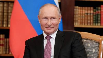 «Верю в вашу энергию и таланты!» — Путин поздравил российских выпускников