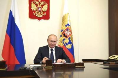 Путин поздравил российских выпускников с праздником