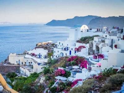 Более 500 украинских туристов застряли в Греции: МИД выступил с заявлением