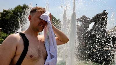 «Оранжевый» уровень опасности из-за жары продлили в Москве до 26 июня