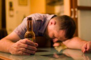Признаки того, что вы пьете слишком много спиртного