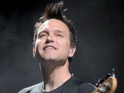 У вокалиста Blink-182 обнаружили рак