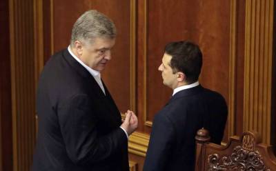 Зеленский обвинил Порошенко в заработках на смерти солдат и госизмене