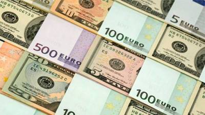 Курс евро 25 июня растет к доллару перед выходом макростатистики