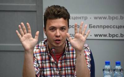 Романа Протасевича, как и Софью Сапегу, перевели под домашний арест