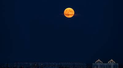 Воронежцы сняли «иллюзию Луны» в небе над городом
