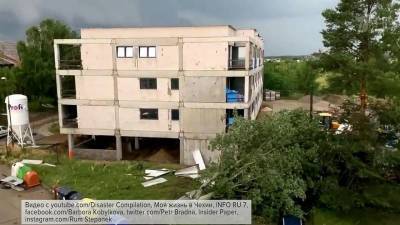 В Чехии около 300 человек пострадали от торнадо