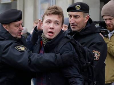 Задержанного в Минске Протасевича перевели на домашний арест