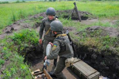 Оккупанты на Донбассе обстреляли ряд украинских позиций, ранен военный