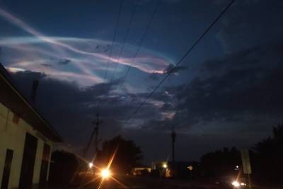 В Сальске местные жители увидели странное свечение в небе