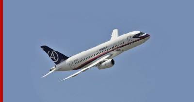 Самолет SSJ-100 аварийно сел в Краснодаре