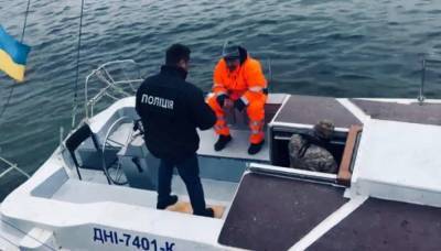 На Херсонщине преступники вербовали моряков для перевозки нелегалов - lenta.ua - Украина - Италия - Турция