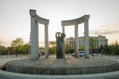 В Астрахани заработали фонтаны на площади Ленина