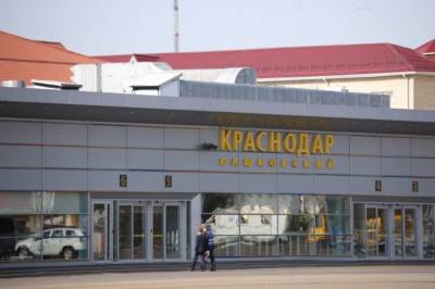 В аэропорту Краснодара аварийно приземлился пассажирский самолет