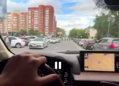 Тюменец без прав оштрафован на ₽36 тыс. за ролик о том, как он ездит на Lexus по встречке