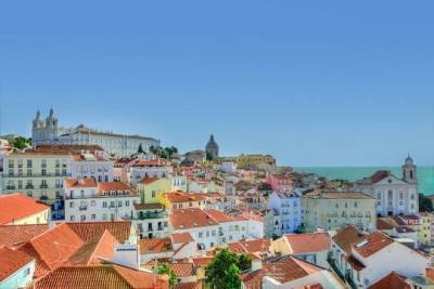 Португалия возобновит выдачу виз россиянам