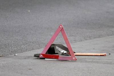 В Дятьково женщина-пешеход пострадала после столкновения Renault и мопеда