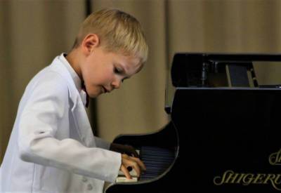 Юный ростовский пианист - дважды лауреат международного конкурса «Дивный остров»