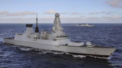 Испанцы раскритиковали маневры эсминца Defender в Черном море