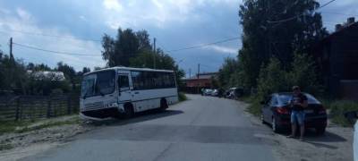 В Петрозаводске водитель маршрутки отвлекся от дороги и врезался во встречную машину (ФОТО)