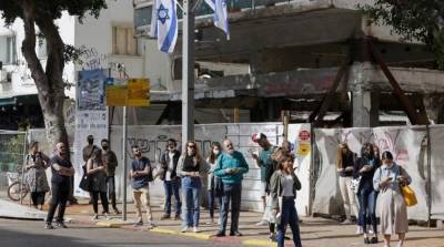 Израильтян вновь обязали носить маски в помещениях через 10 дней после отмены меры