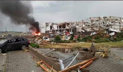 Видео дня: торнадо уничтожил четыре деревни и часть города в Чехии