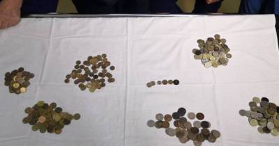 Врач "копила" проглоченные детьми монеты и собрала 1000 рублей